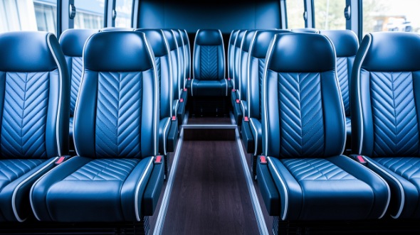 15 passenger minibus rental mesa